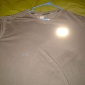 Under armor t shirt